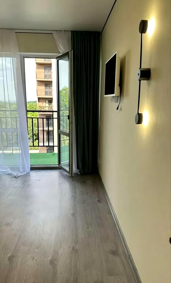 Bright 40m² Apartment near Teremky Metro with Park View