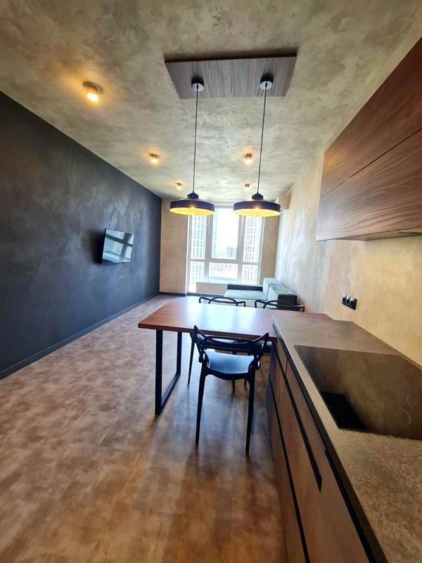 Spacious One-Bedroom Apartment with Modern Design in Warsaw Complex