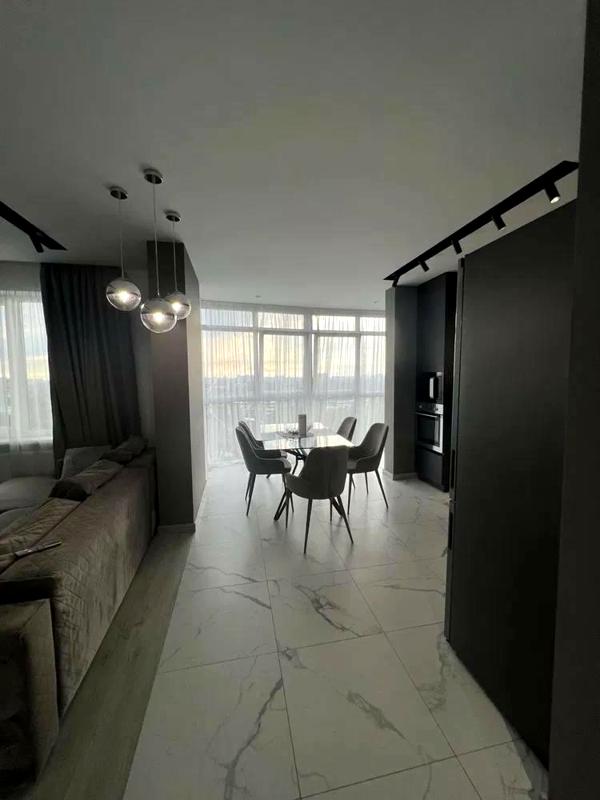 Designer Renovated Apartment with Modern Amenities