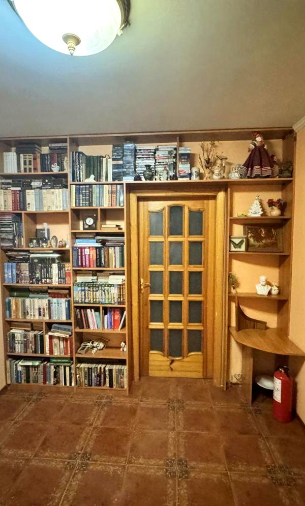 Cozy 2-Room Apartment in Obolon District with Great Infrastructure