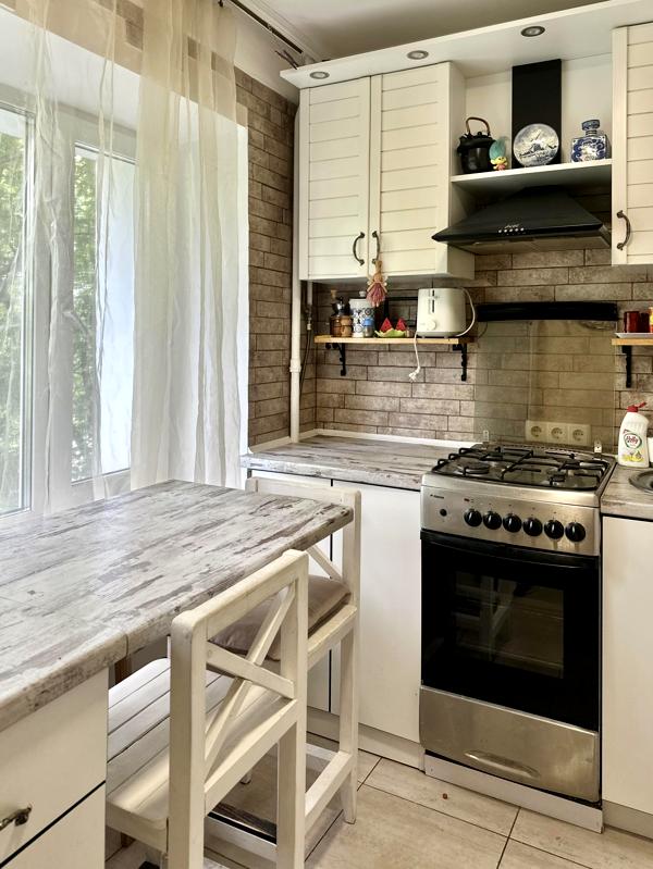 One-bedroom apartment on Entuziastiv Street, Rusanivka area