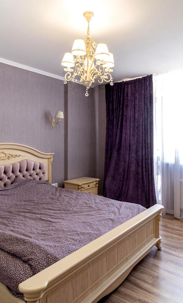 3-Room Apartment in Solom'yansky District with Designer Renovation