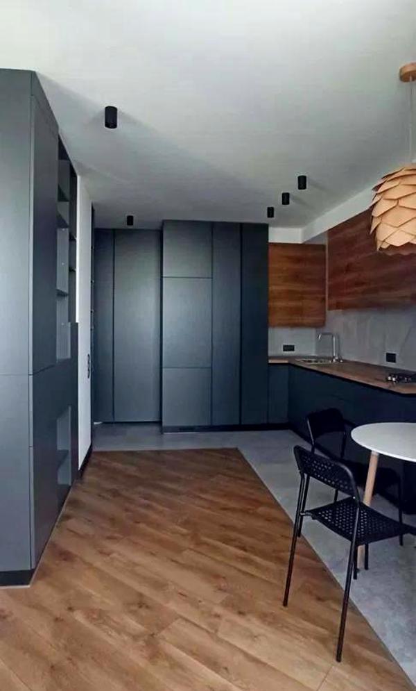 Stylish 1-bedroom apartment in Semitsvit Complex with designer renovation