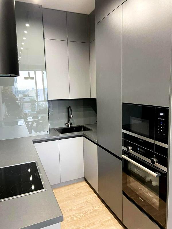 1-Bedroom Apartment in Kyiv Historical Center, Fully Furnished