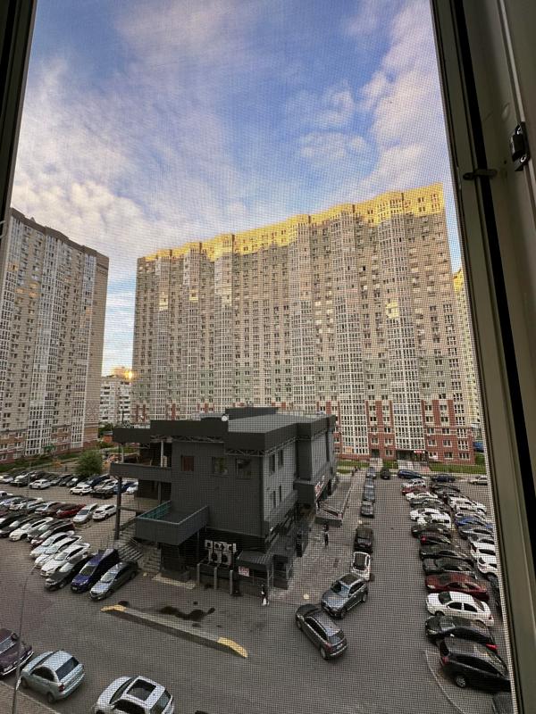Comfortable 1-bedroom apartment near Osokorky metro, new building