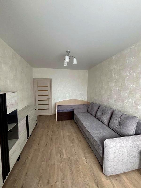 Newly Renovated Furnished Apartment Near Metro Stations