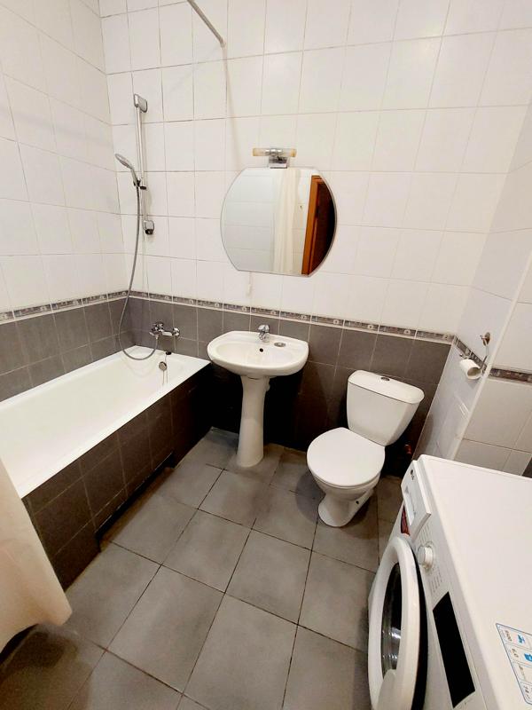2-Room Apartment in Kyiv City Center, Near Maidan Nezalezhnosti Metro