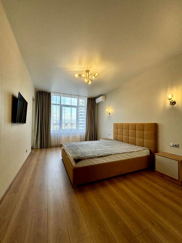 Spacious Euro-style 2-room apartment in Galaktika Complex near Livoberezhna Metro