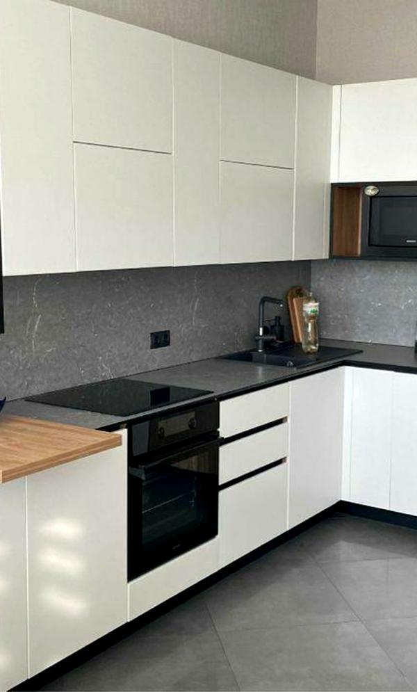 Stylish 1-bedroom apartment near French Boulevard with sea proximity