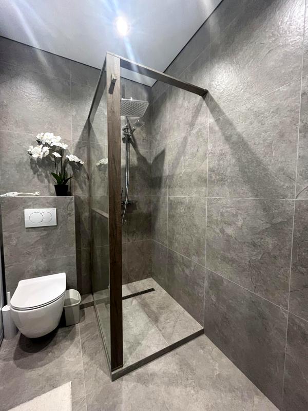 Modern 1-bedroom apartment with stylish design and full amenities