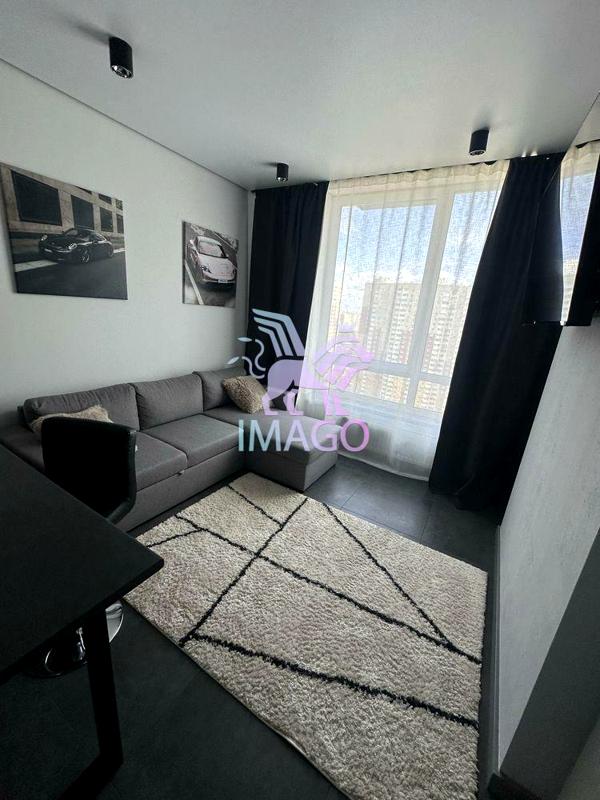 Euro-style One-Bedroom Apartment in Varshavsky Complex
