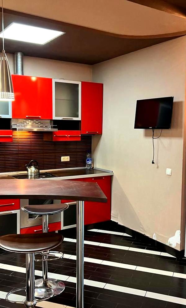 4-Room Apartment near Gagarin Prospect Metro, Fully Furnished