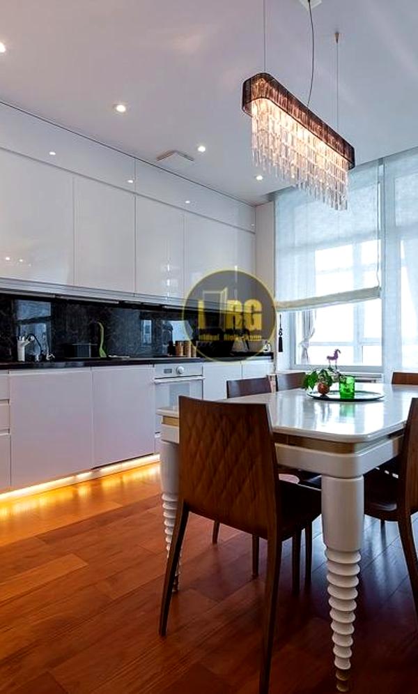 Spacious 3-Room Apartment in Novopecherski Lipki Complex