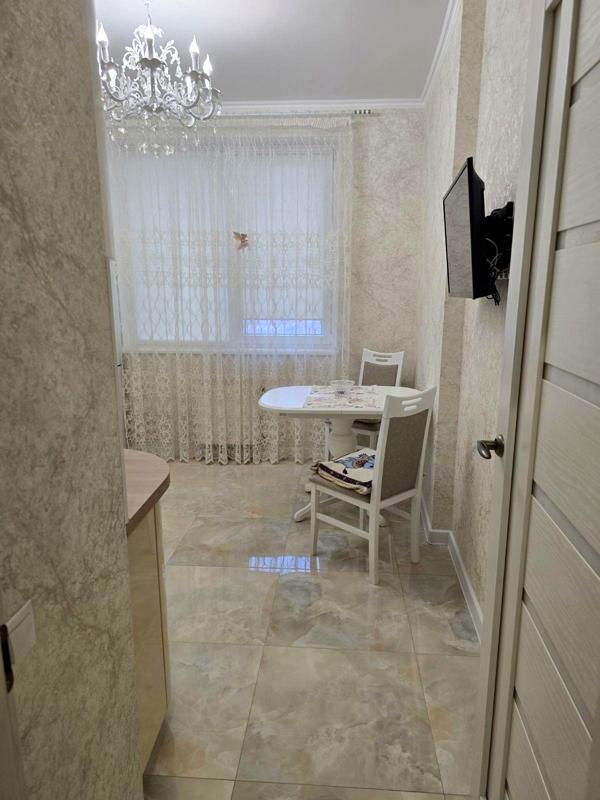 1-Bedroom Apartment in 26 Zhemchuzhnaya Complex, Arcadia, Odessa