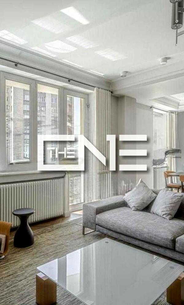 Premium Two-Bedroom Apartment near Khreshchatyk with Panoramic Views