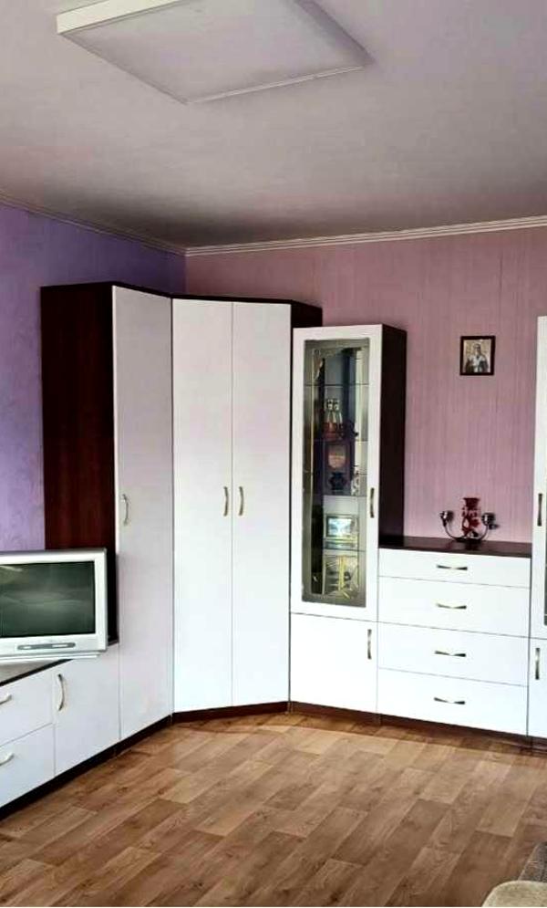 1-Bedroom Apartment in Troeshchyna, Near Darnytsya Metro
