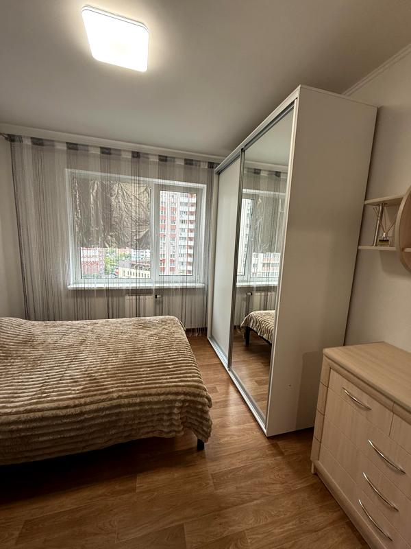 2-Room Apartment near Poznyaki Metro, Clean and Well-Maintained