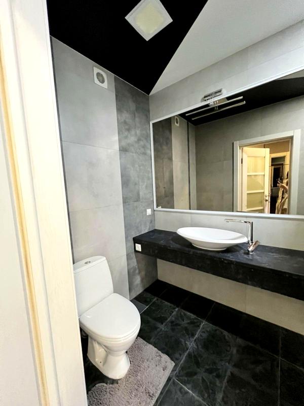 1-bedroom apartment with kitchen studio, good view, internet, enclosed loggia