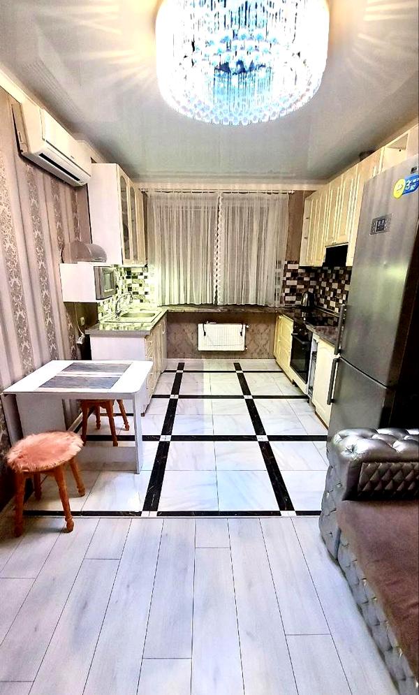1-Room Apartment with Studio Kitchen on Basseinaya Street