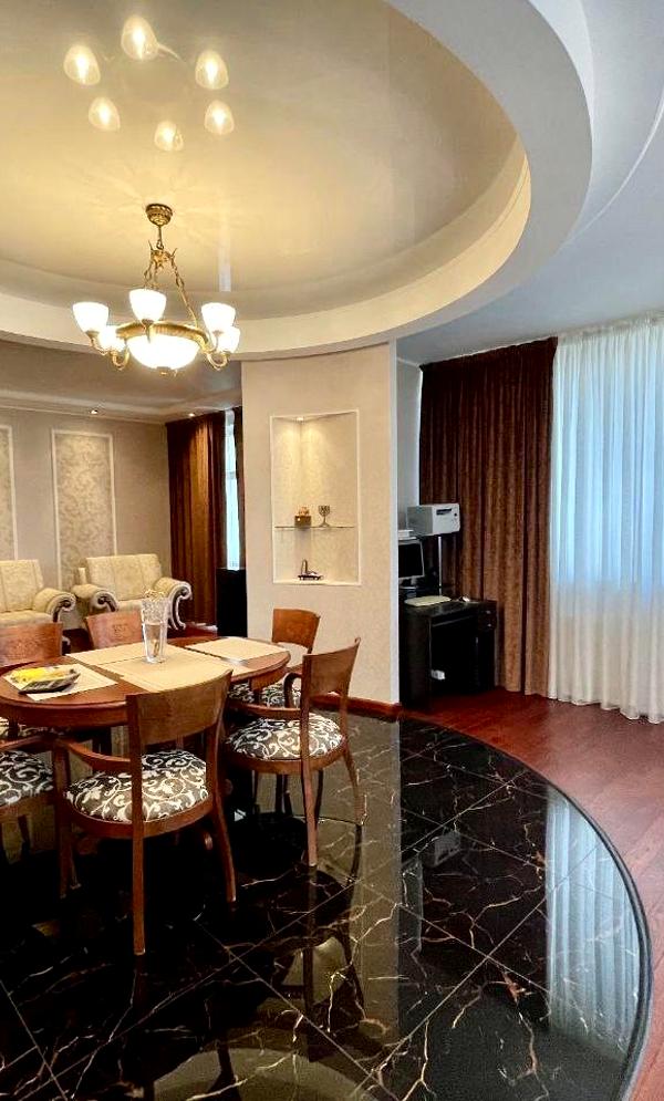 Elite 3-bedroom apartment in Galitsky Complex with sea view and terrace