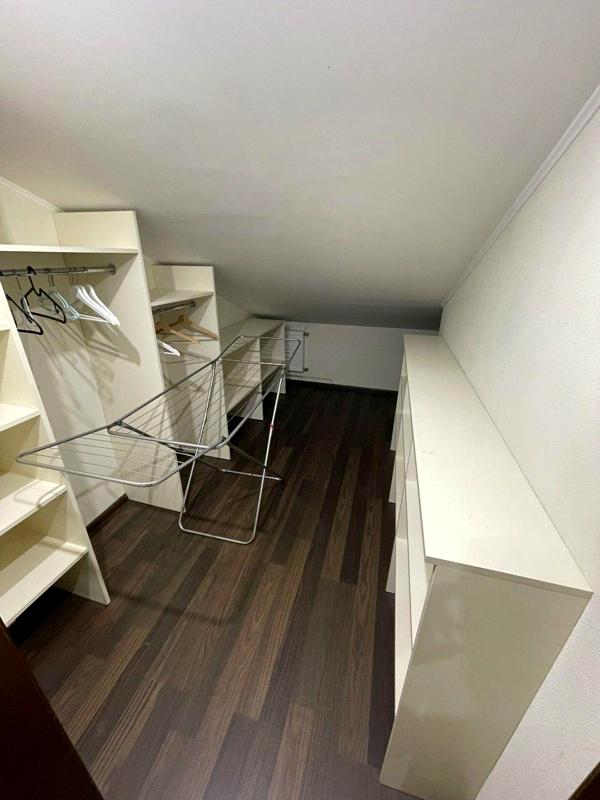 Spacious Two-Bedroom Apartment with Backyard and BBQ Area