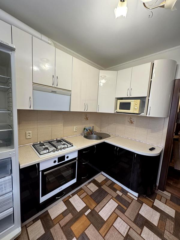 2-Room Apartment with Renovation near Kharkivska Metro