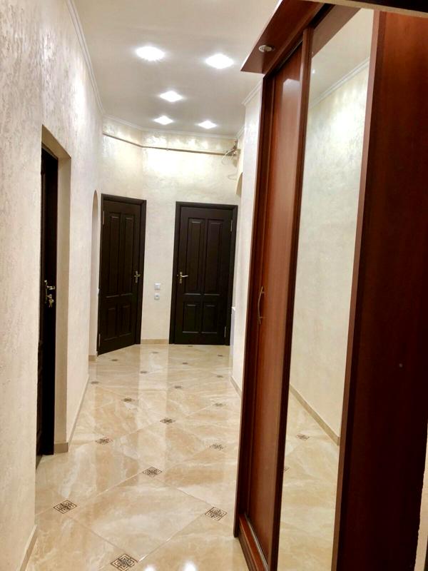 Cozy 2-bedroom apartment in city center near Lviv Hotel