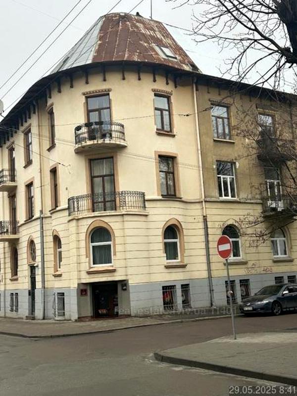 Spacious Apartment Near Ekoland with Designer Renovation and Full Amenities