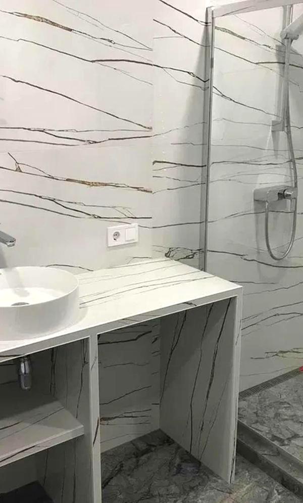 1-Bedroom Apartment in Nyzhnyi Val Street, Modern Design, First Lease