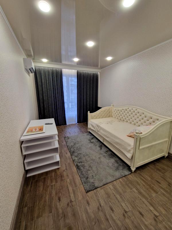 3-Room Apartment in Kvartet Complex, Vasylya Lypkivskoho Street