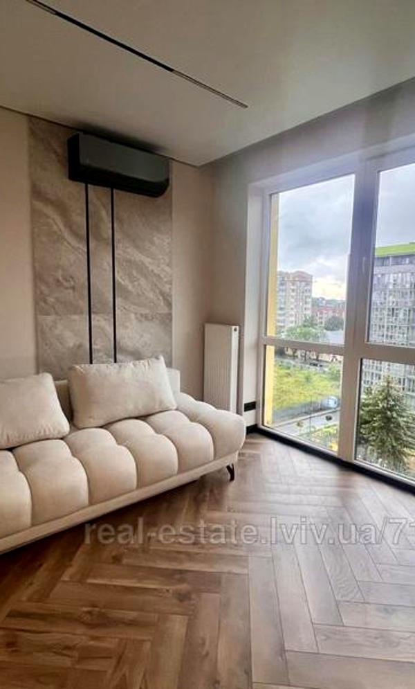 Designer Renovated Apartment with Modern Amenities