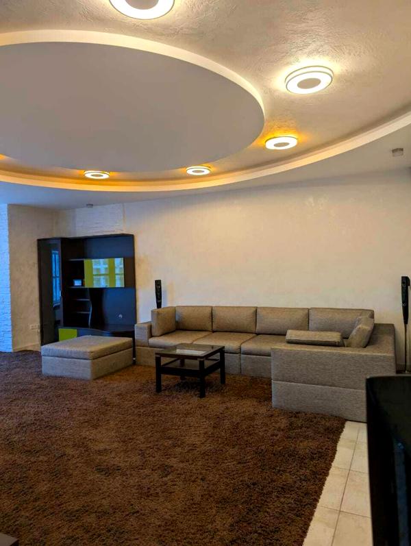 Spacious 3-room apartment with designer renovation, 148 m²