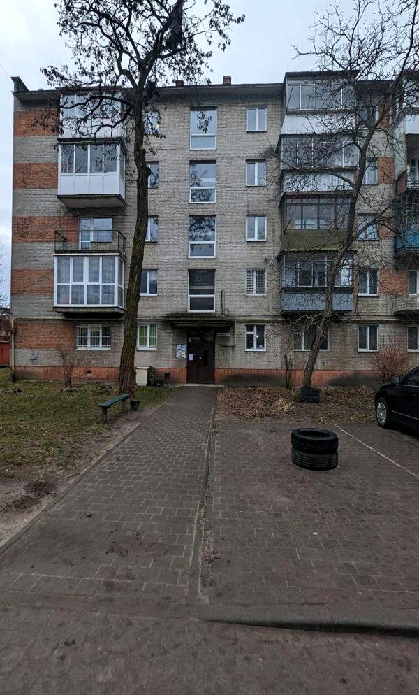 2-Room Apartment in Zaliznychnyi District, Convenient Location