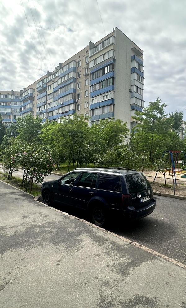 Spacious 1-bedroom apartment near Desnyanski Park with good infrastructure