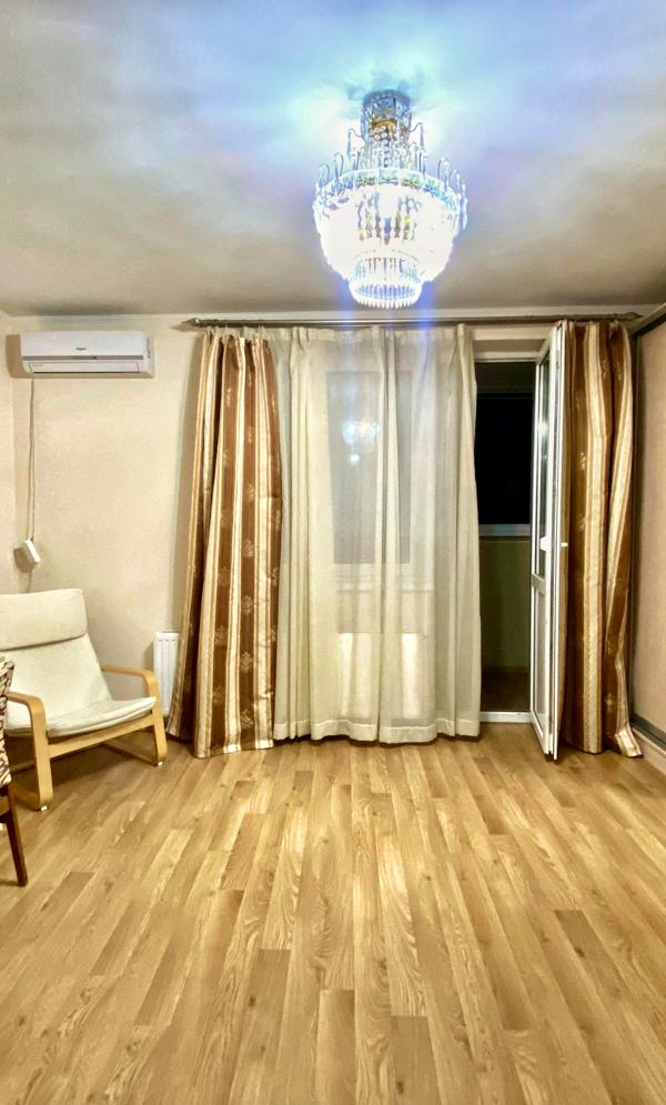 Жаңа ғимараттағы жайлы 1 бөлмелі пәтер, Смилянская көшесі, Соломенский ауданы