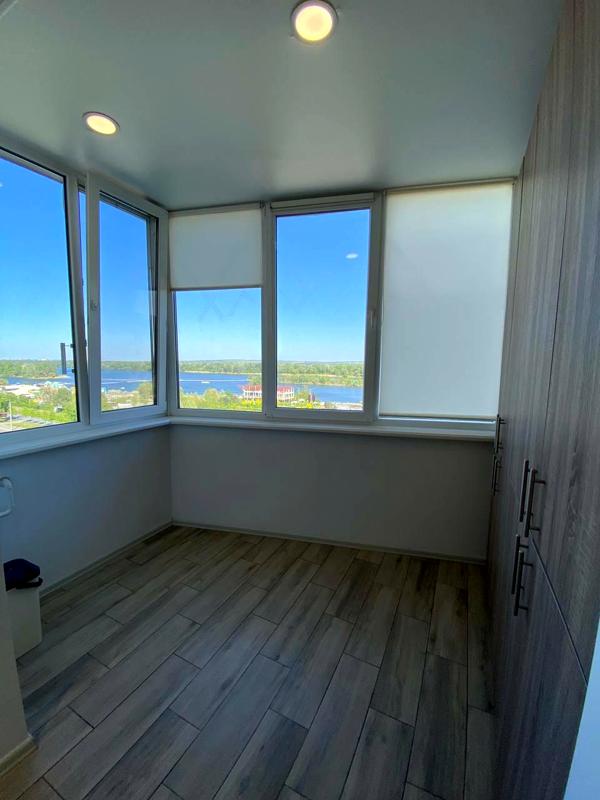 2-bedroom apartment with river view in Naberezhny Kvartal complex