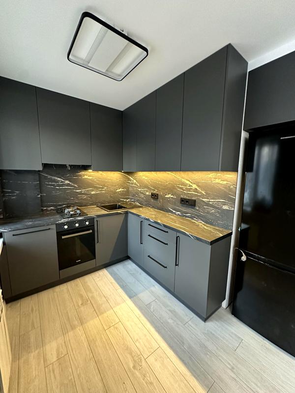 Newly renovated one-bedroom apartment near Lybidska metro