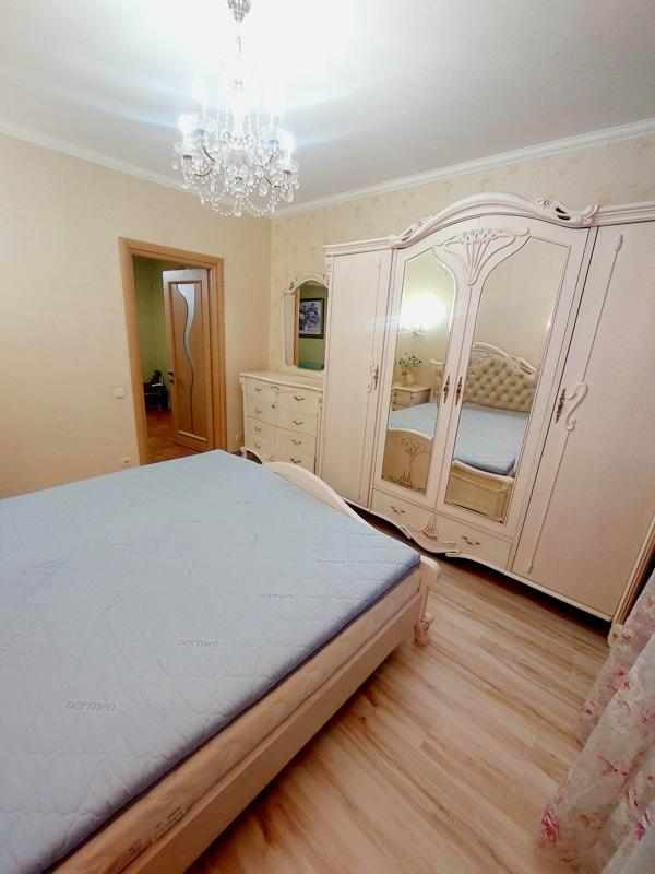 3-Room Apartment with Dnipro River View near Heroiv Dnipra Metro