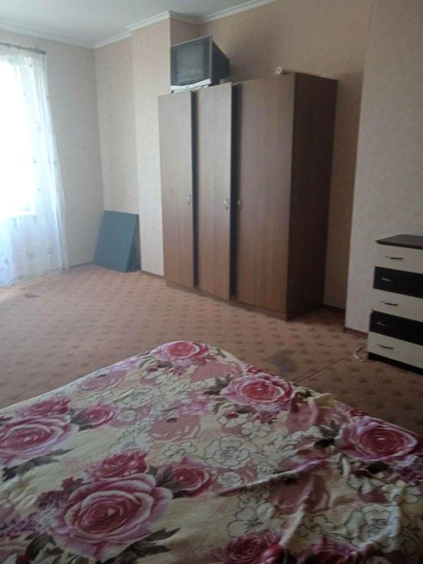 Spacious Apartment on M. Arnautskaya Street with Parking and Modern Amenities