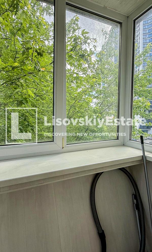1-Room Apartment on Beresteysky Prospect, Fully Equipped