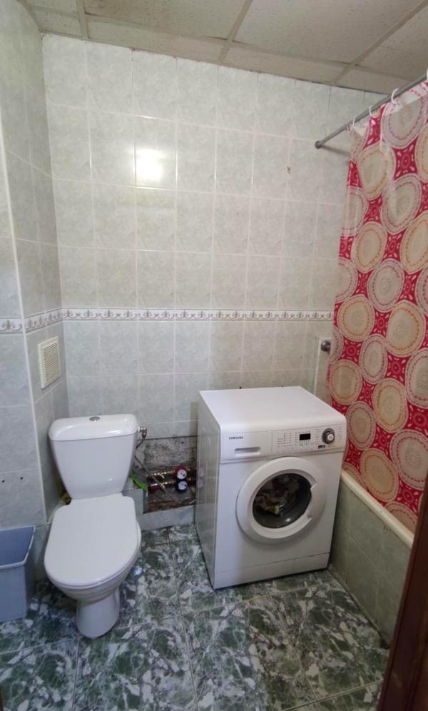 1-Bedroom Apartment near Petrівka Metro with Nearby Amenities