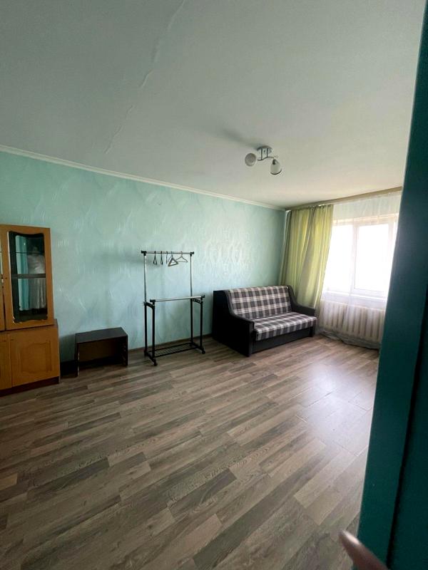 Apartment on Voskresinka, Shukhevicha Avenue, Partially Furnished