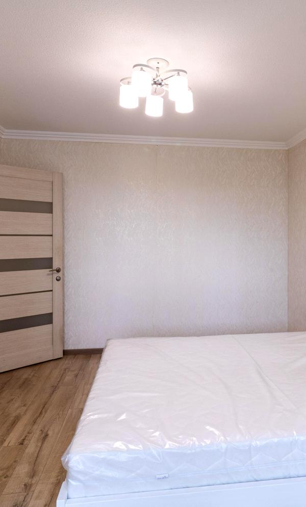 3-Room Apartment on Revutskogo Street with Modern Amenities