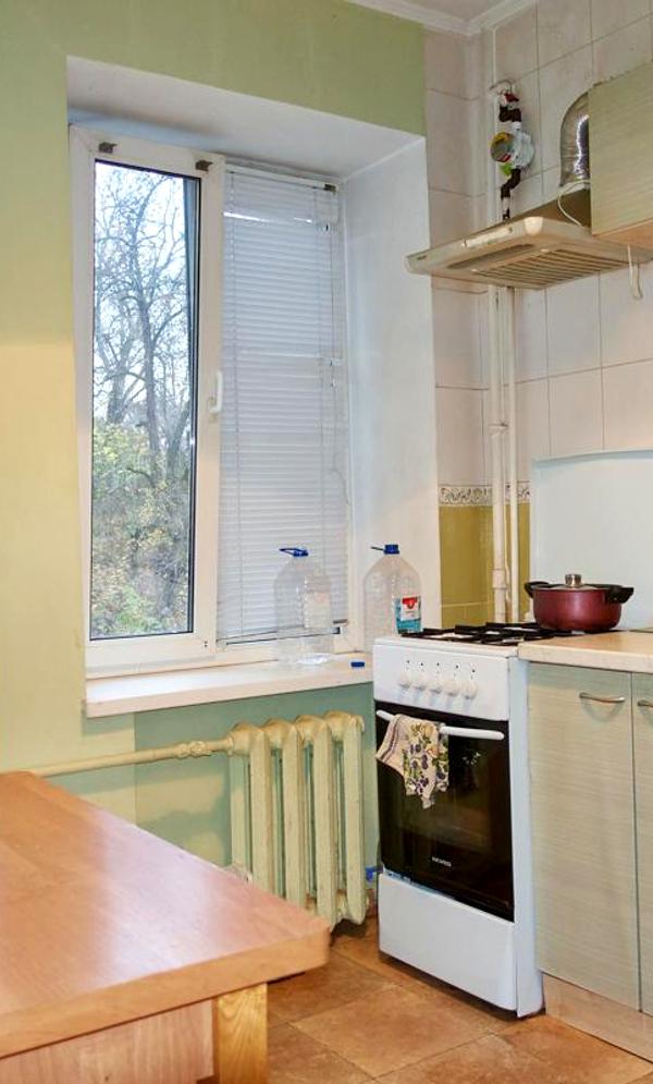 1-Bedroom Apartment near Zverynets Metro, Quiet Location with Botanical Garden View