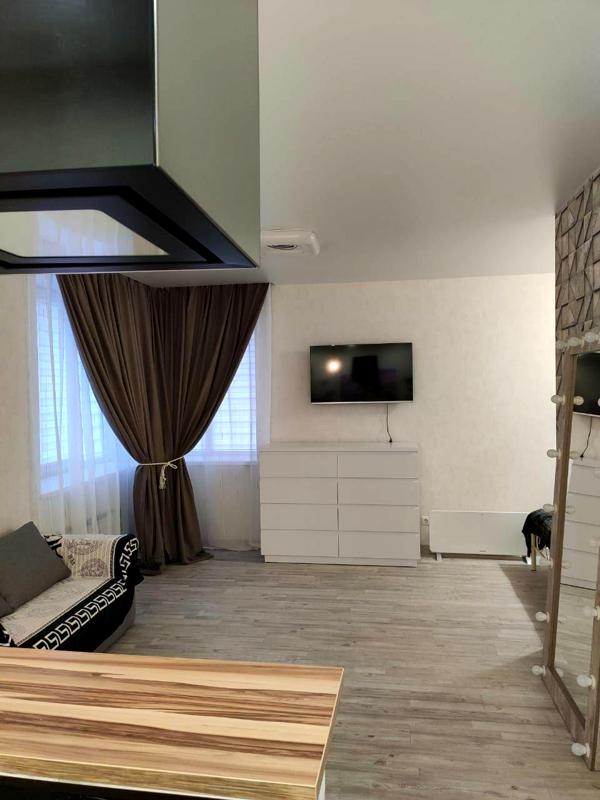 Stylish Studio Apartment with Modern Design near Akademika Pavlova Metro