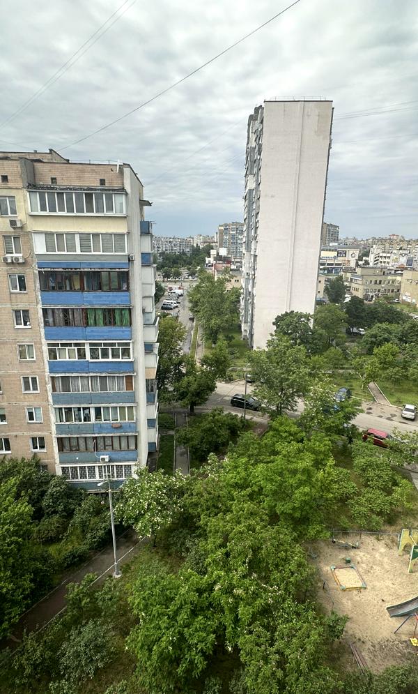 Spacious 1-bedroom apartment near Desnyanski Park with good infrastructure