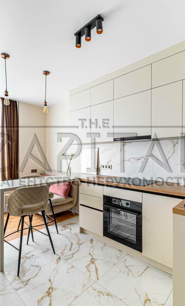 Stylish 1-bedroom apartment in Varshavsky-2 Complex with Modern Design