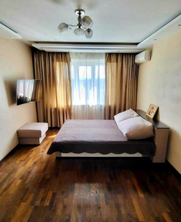 2-bedroom apartment near Akademmistechko metro, fully furnished