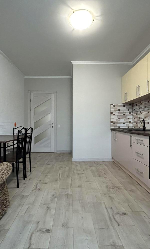 Spacious 1-bedroom apartment in Shchaslyvy Complex, Petropavlivska Borshchahivka