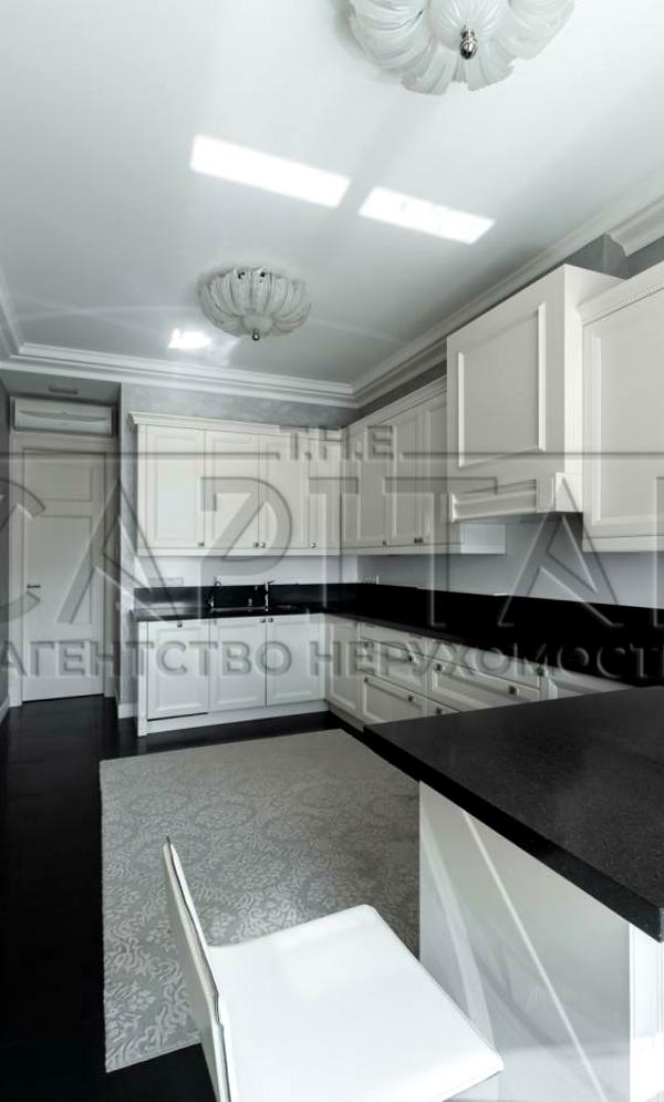 Spacious Premium Apartment near Government Buildings